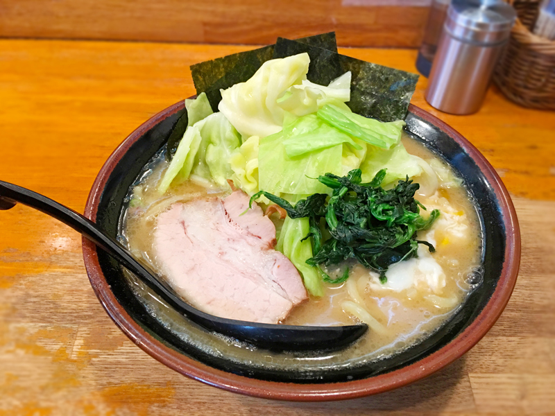 「大山家」卵キャベツラーメン