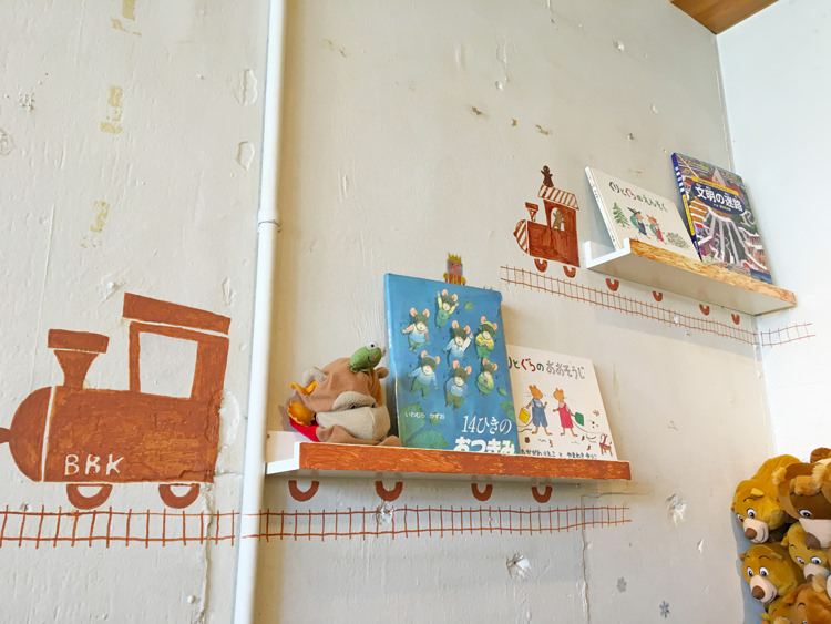 Baby King Kitchenの壁側アート