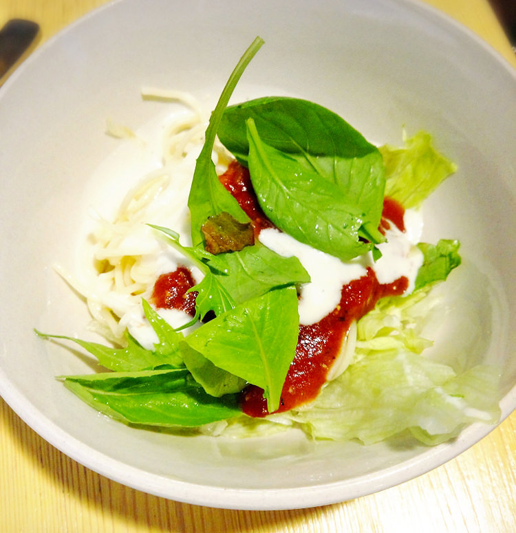 tricocurry-salad
