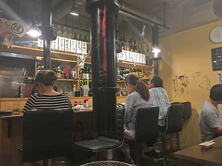マル保の店内