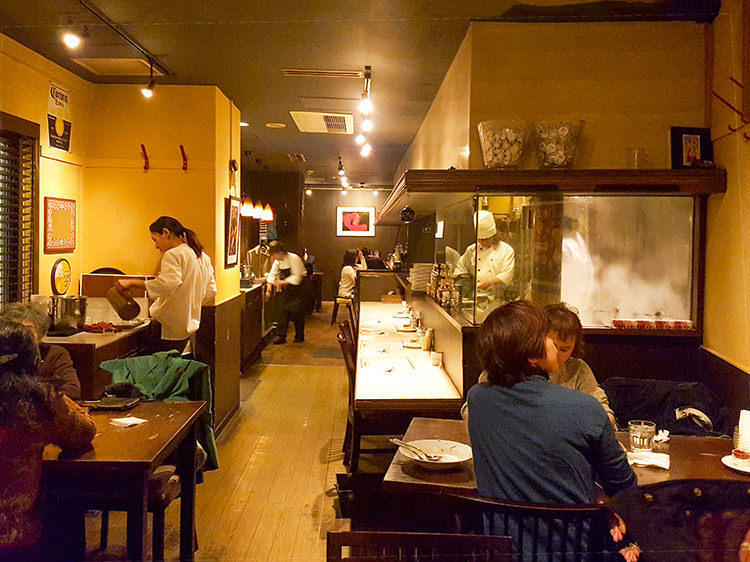 中野 パスタキッチンの店内