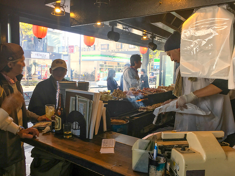 吉祥寺 いせや　総本店のカウンター