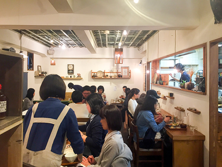 sisippo cafeの店内