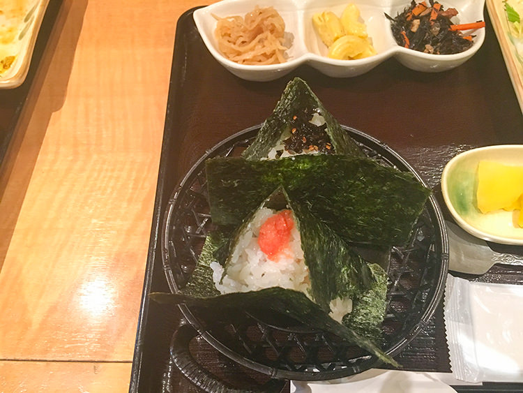 荻窪　おにぎりのさんかく山のおにぎり