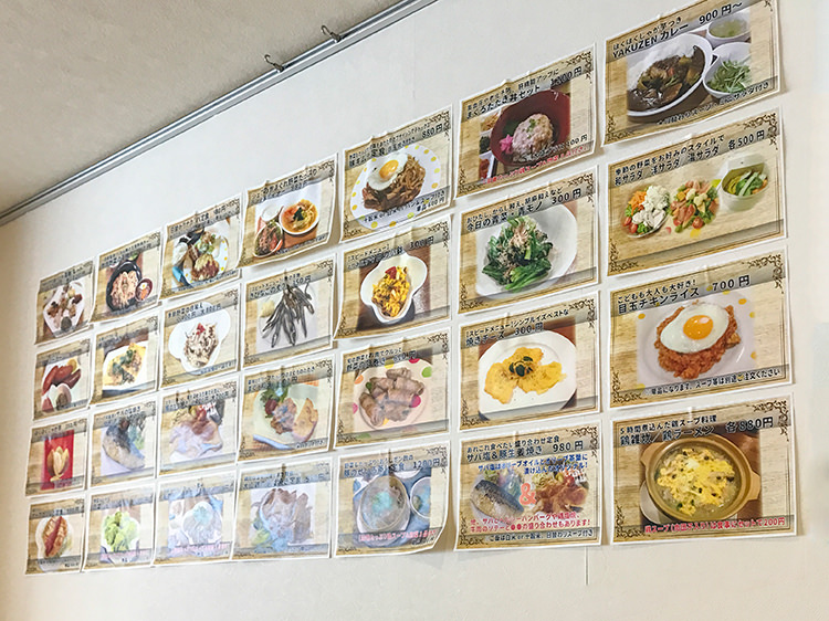 ナカノバ食堂のメニュー壁写真