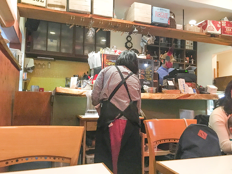 Cafe Strada-カフェストラーダ-の店内