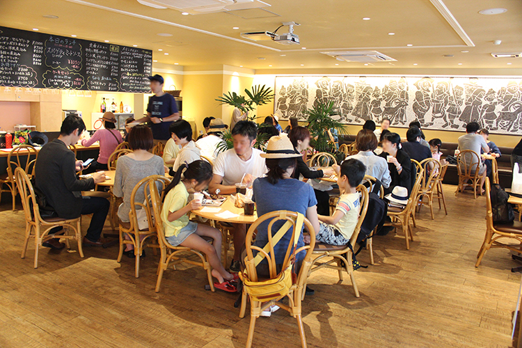 こけし屋の別館店内