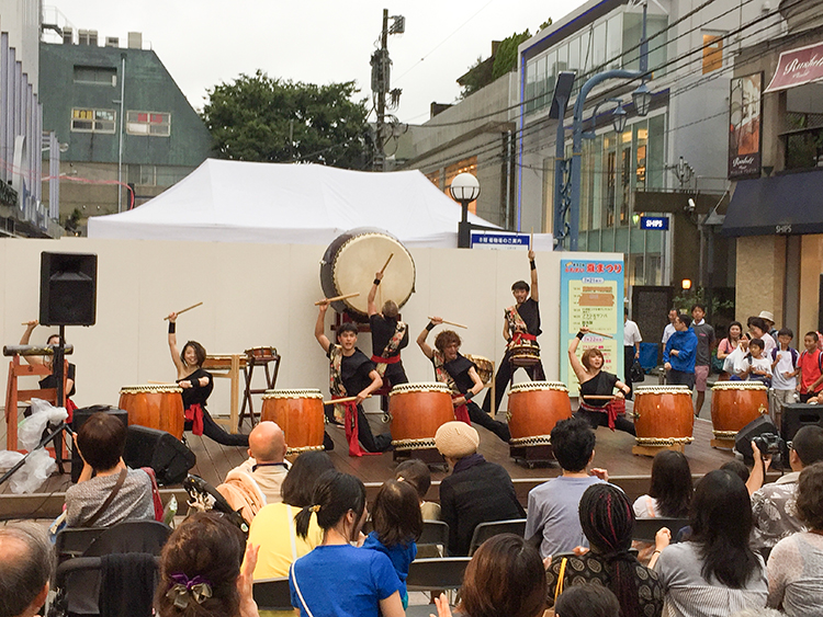 夏祭りで演奏される太鼓