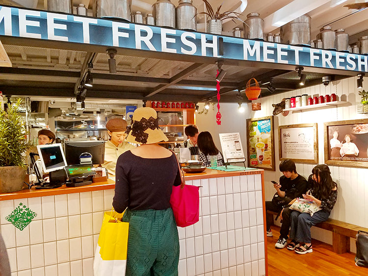 「MeetFresh 鮮芋仙（シェンユイシェン） 吉祥寺北口店」のレジ