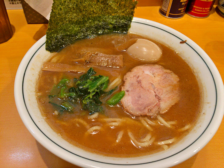 文蔵のラーメン　650円　+味付け玉子100円