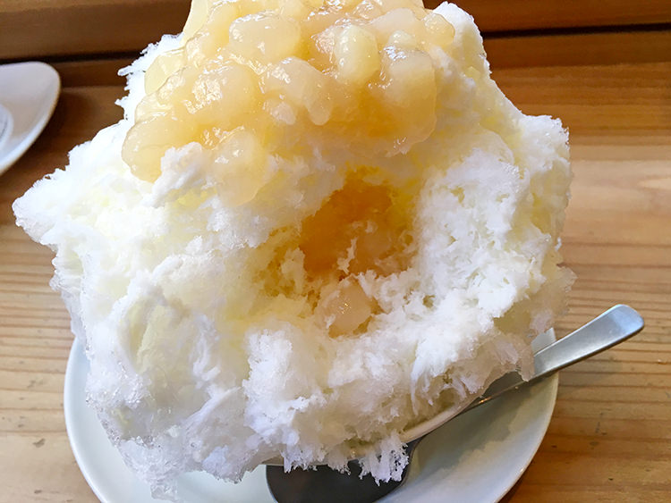 荻窪　ねいろ屋の洋ナシミルク（かき氷）洋梨ソース