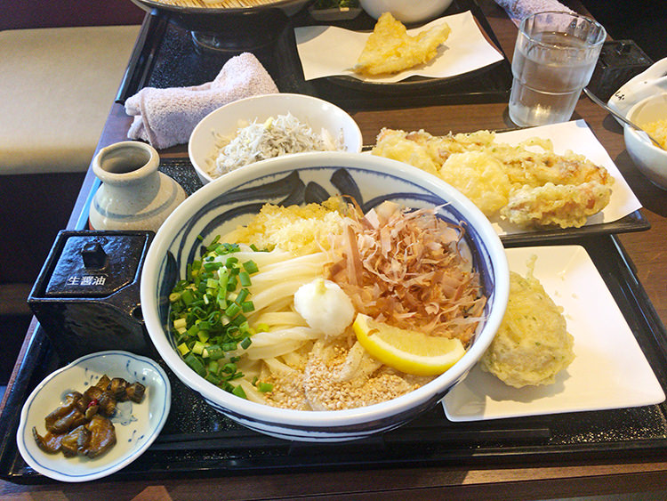 白石の冷やしぶっかけうどん（特盛り）