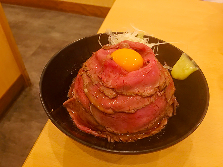 the肉丼の店 吉祥寺店のレアローストビーフ丼（大）