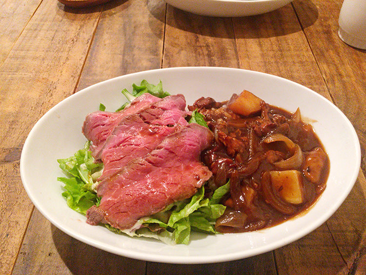 みなみのカエルのデミ煮込み丼