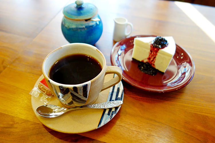 珈琲 松井商店のコーヒーとケーキ