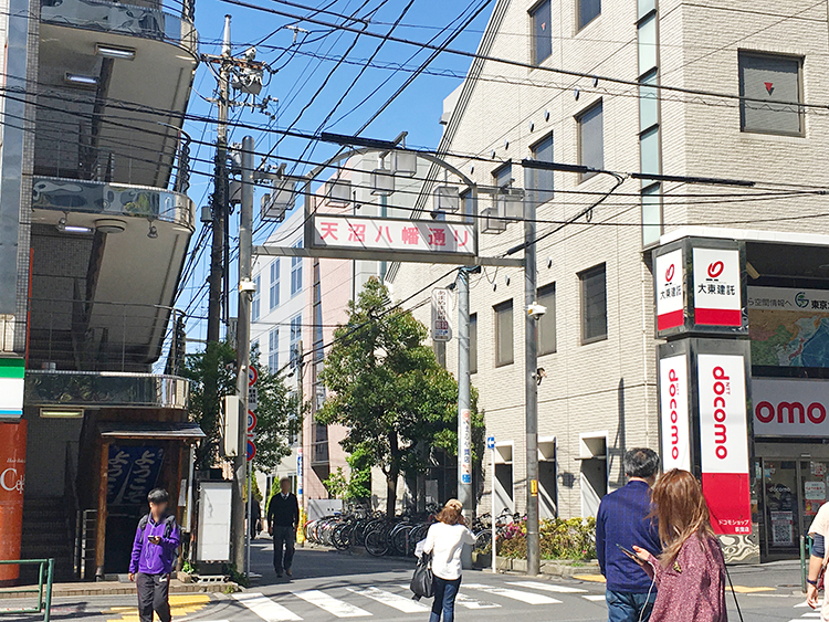 「荻窪　中華屋啓ちゃん」へは天沼八幡通りを抜けていきます