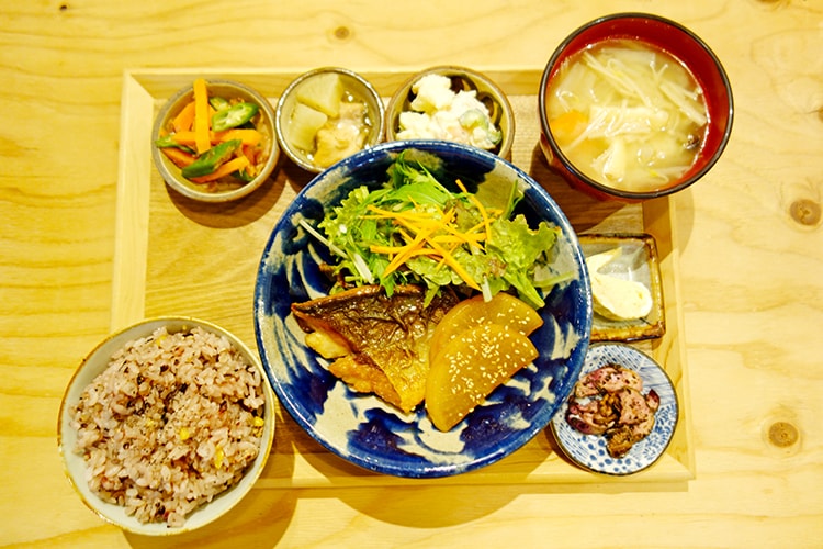 四歩の定食