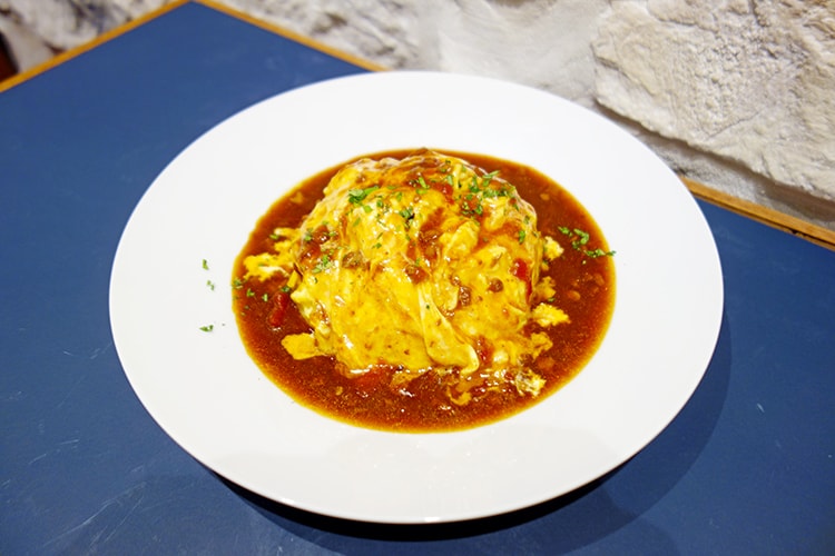 Sign吉祥寺の「Sign 特製オムライス」