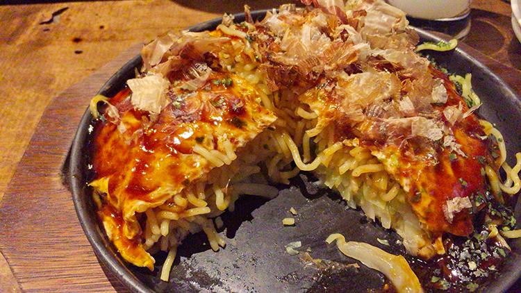 かきんちゅの広島お好み焼きの断面