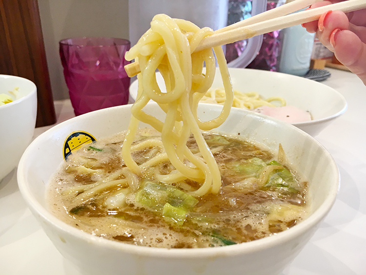 濃菜麺 井の庄 荻窪店　もっちりした麺