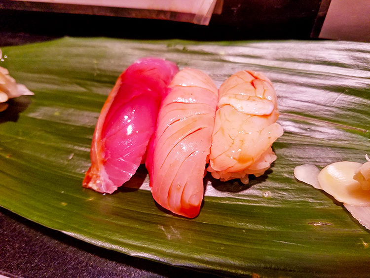 にぎにぎ一 西荻本館の赤いさき、カンパチ、ホタテ