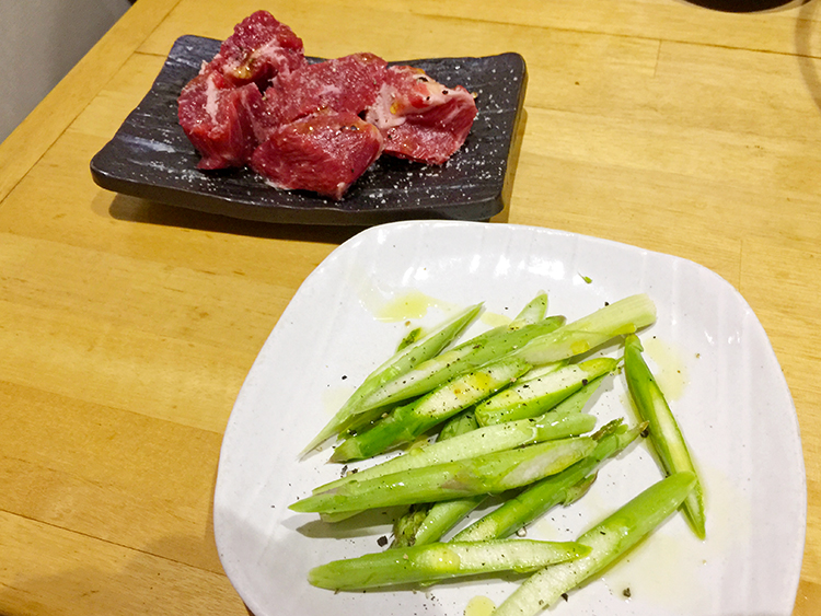 塩ホルモン さとうのアスパラ＆生ラム肉の肩ロース