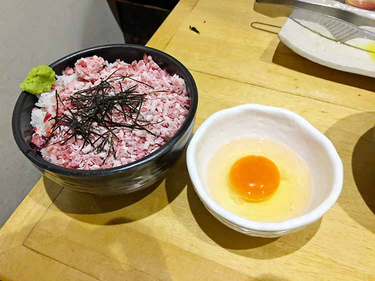 塩ホルモン さとうの極上牛トロ飯