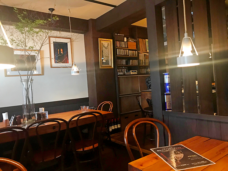 ビストロさての店内