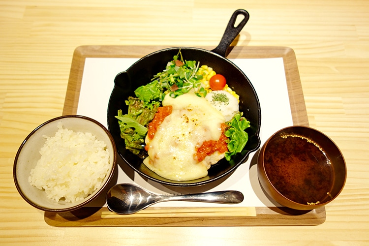 029吉祥寺食堂の美桜鶏（みおうどり）のトマトチーズフォンデュ