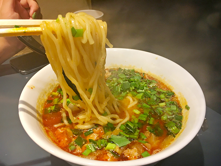 麺処じもんの0.5辛 麺