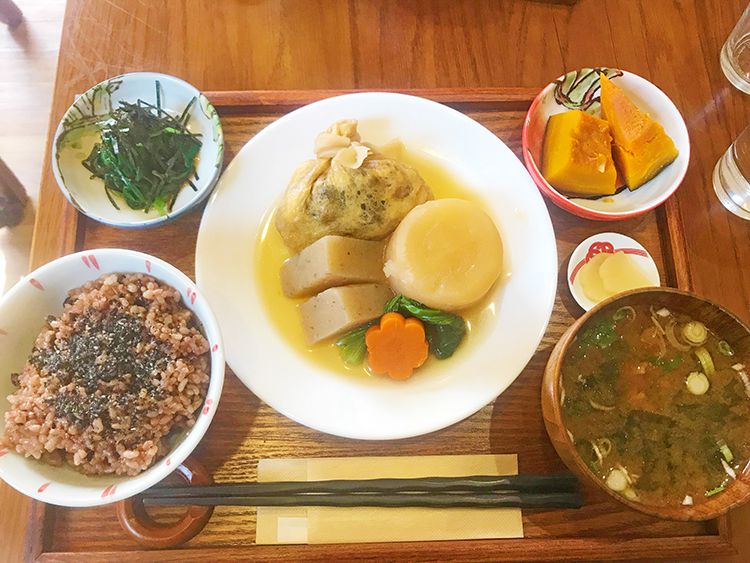 ひとこきゅうの根菜の巾着のおでん風