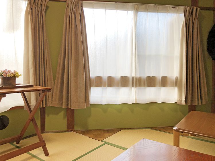 こな鷹の店内