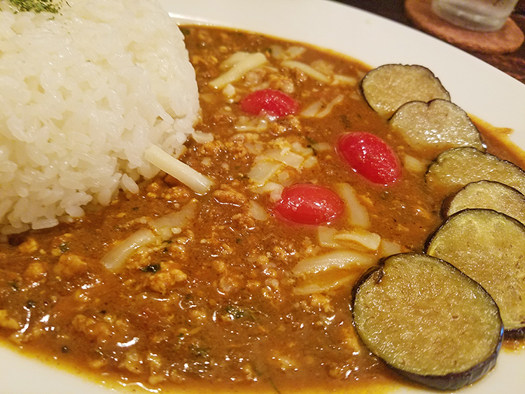 CURRY BAR シューベルのカレーのチーズが溶ける様子