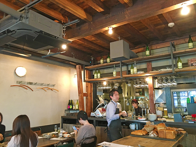 Boulangerie Bistro EPEE の店内