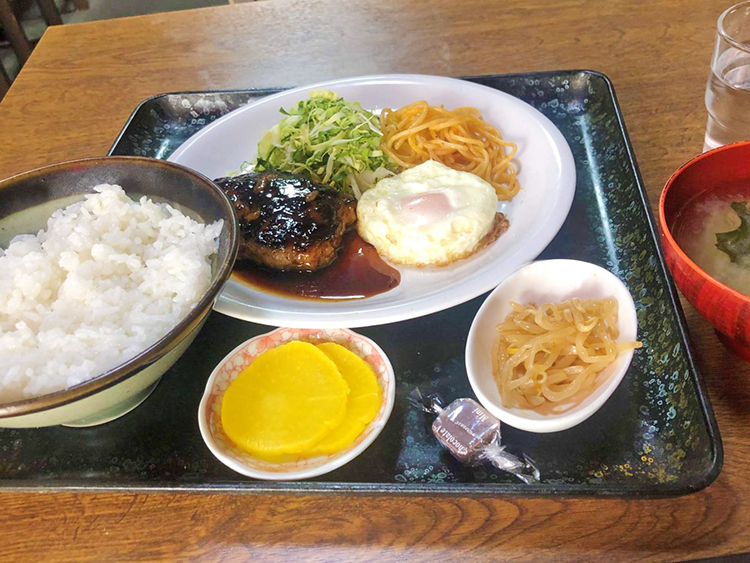 伊賀のハンバーグ定食