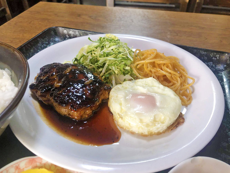 伊賀のハンバーグ定食