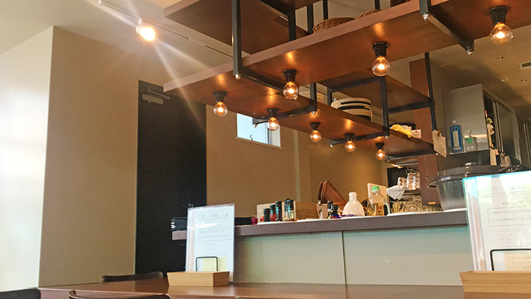 cafe &amp; bar Quartetの店内