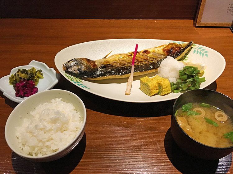 季節の詩のサバ文化干し定食