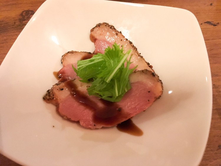 4986(ヨクバル)の鴨肉のロースト
