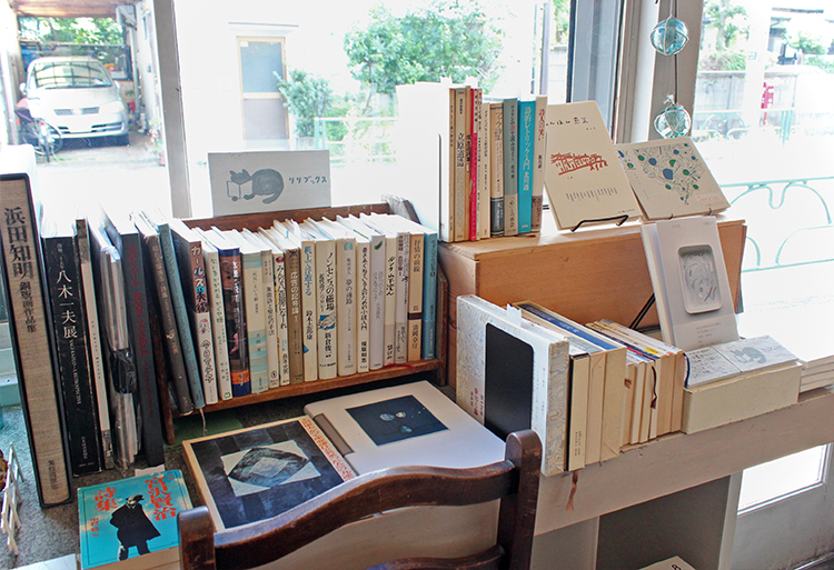 Benchtime booksのリリブックス