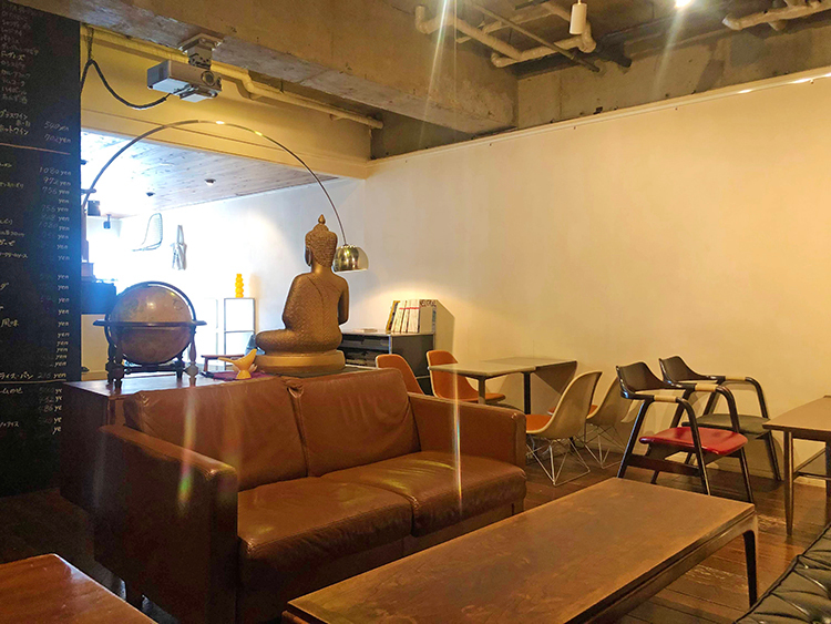 Mugsの店内