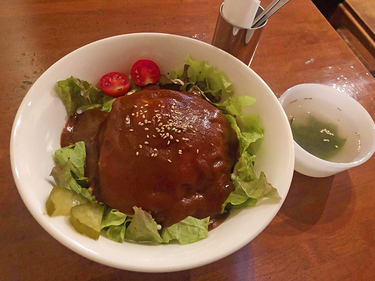 Mugsのロコモコ丼