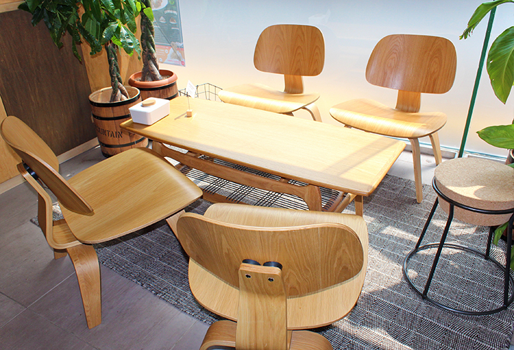 nomuno coffee & wine libraryの座席