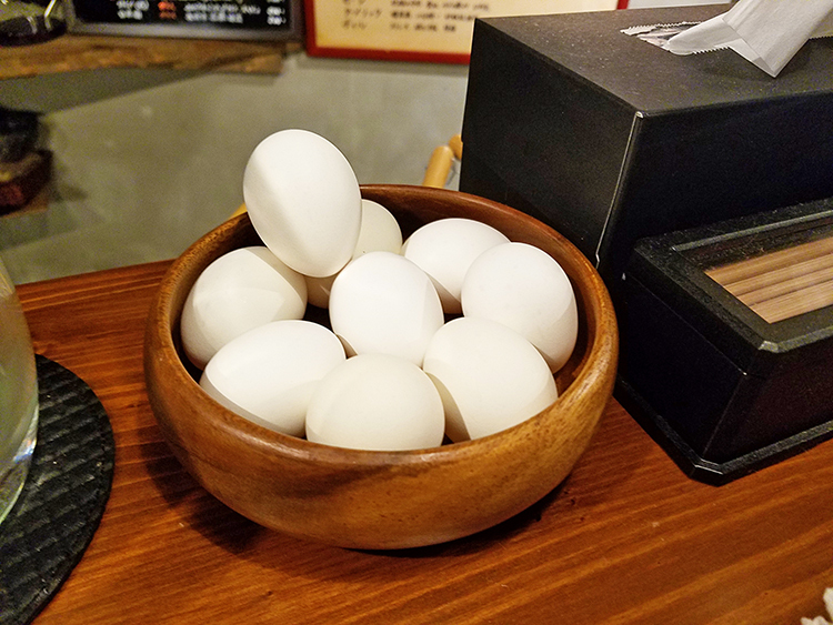 豚肉汁うどん「べ」の生卵