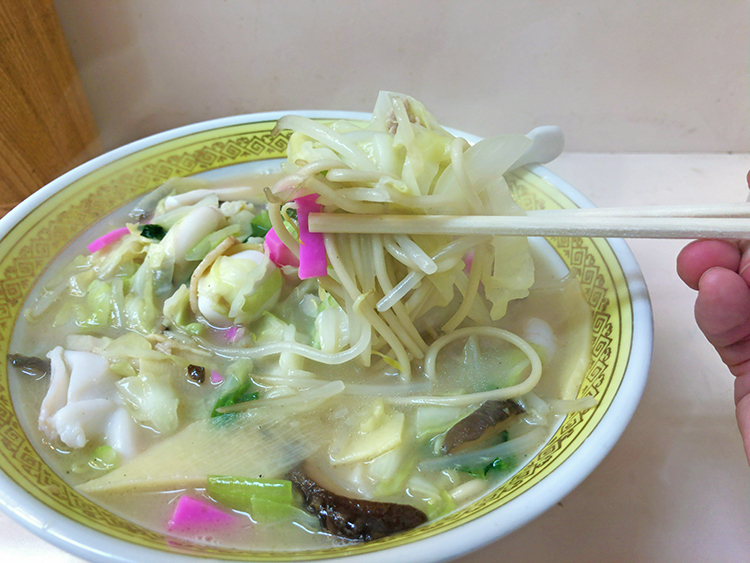 「グラバー亭」ちゃんぽんの麺は太麺