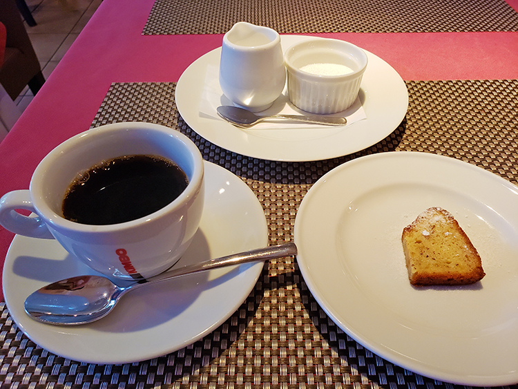 OSTERIA DA HIROKIのコーヒーとデザート