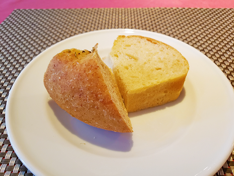 OSTERIA DA HIROKIの自家製パン