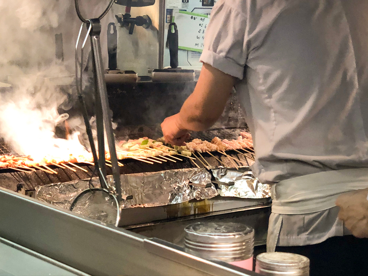 荻窪のやきとりの名門「秋吉」の焼き場