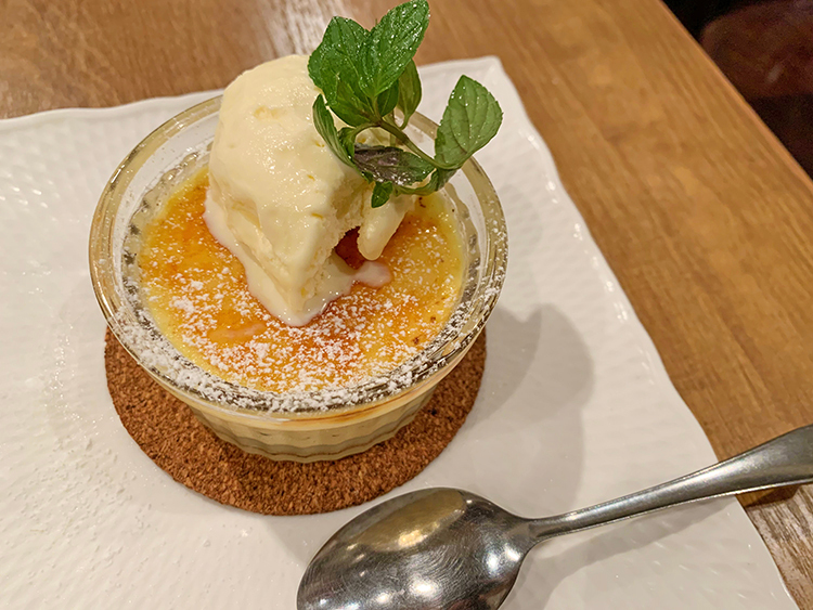 とれたて食堂の「濃厚卵のクレームブリュレ」