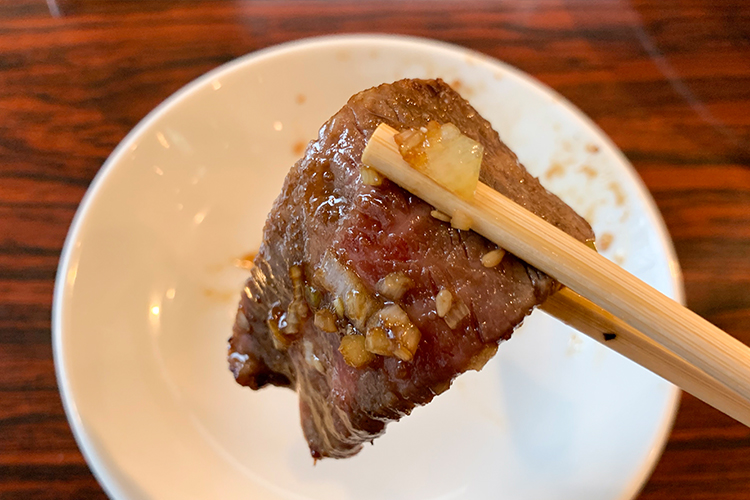 焼けた焼肉家かずの肉